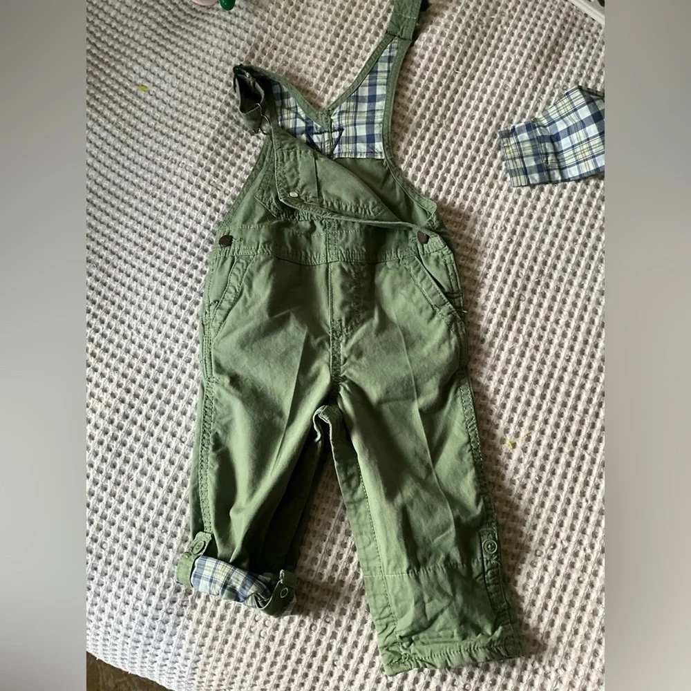 NWOT 2 piece set Oshkosh Overalls + Button Down bodysuit shirt, 18 mo, MSRP $70